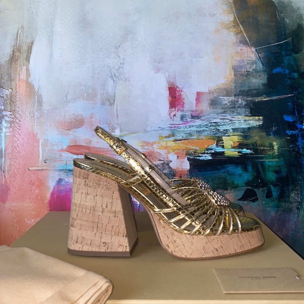 NEW Michael Kors Buffy Embellished Metallic Seashell Platform Sandal - Picture 5 of 7